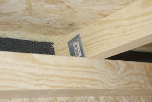 Rafter mounting and ventilation gap